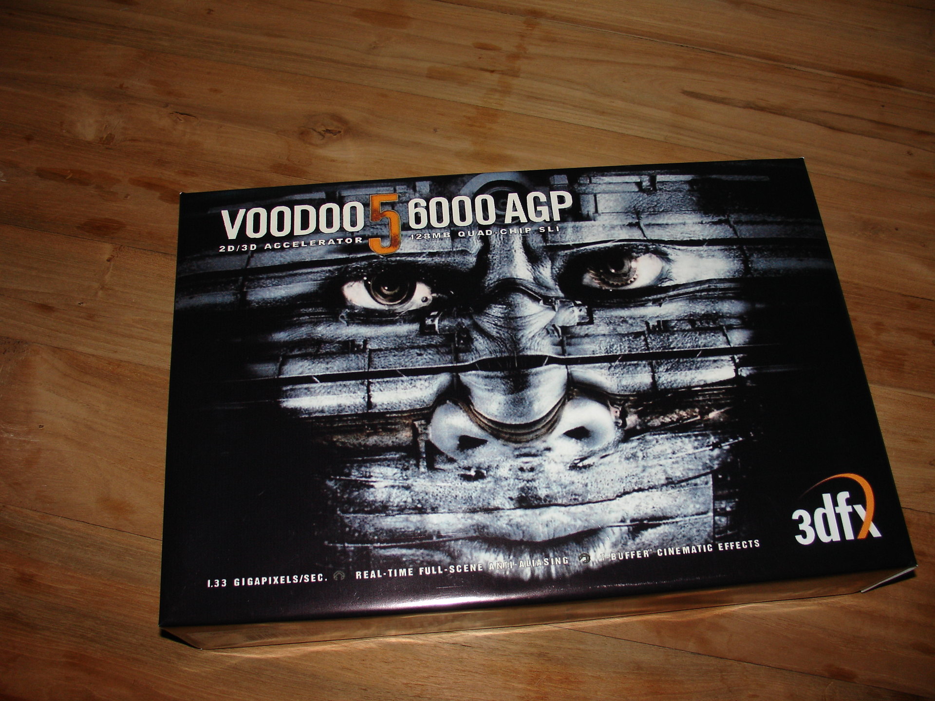 3dfx+Voodoo5+6000+Box+Replica+made+by+razrx+Top[1].JPG