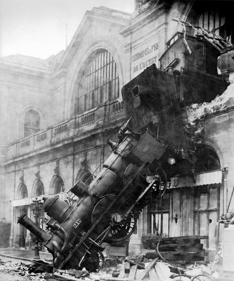 800px-Train_wreck_at_Montparnasse_1895.jpg