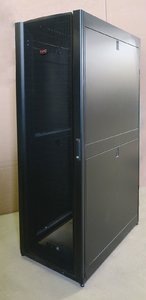 apc-ar3100-netshelter-sx-server-19-600mm-x-1070mm-networking-rack-cabinet-42u-39545-p.jpg