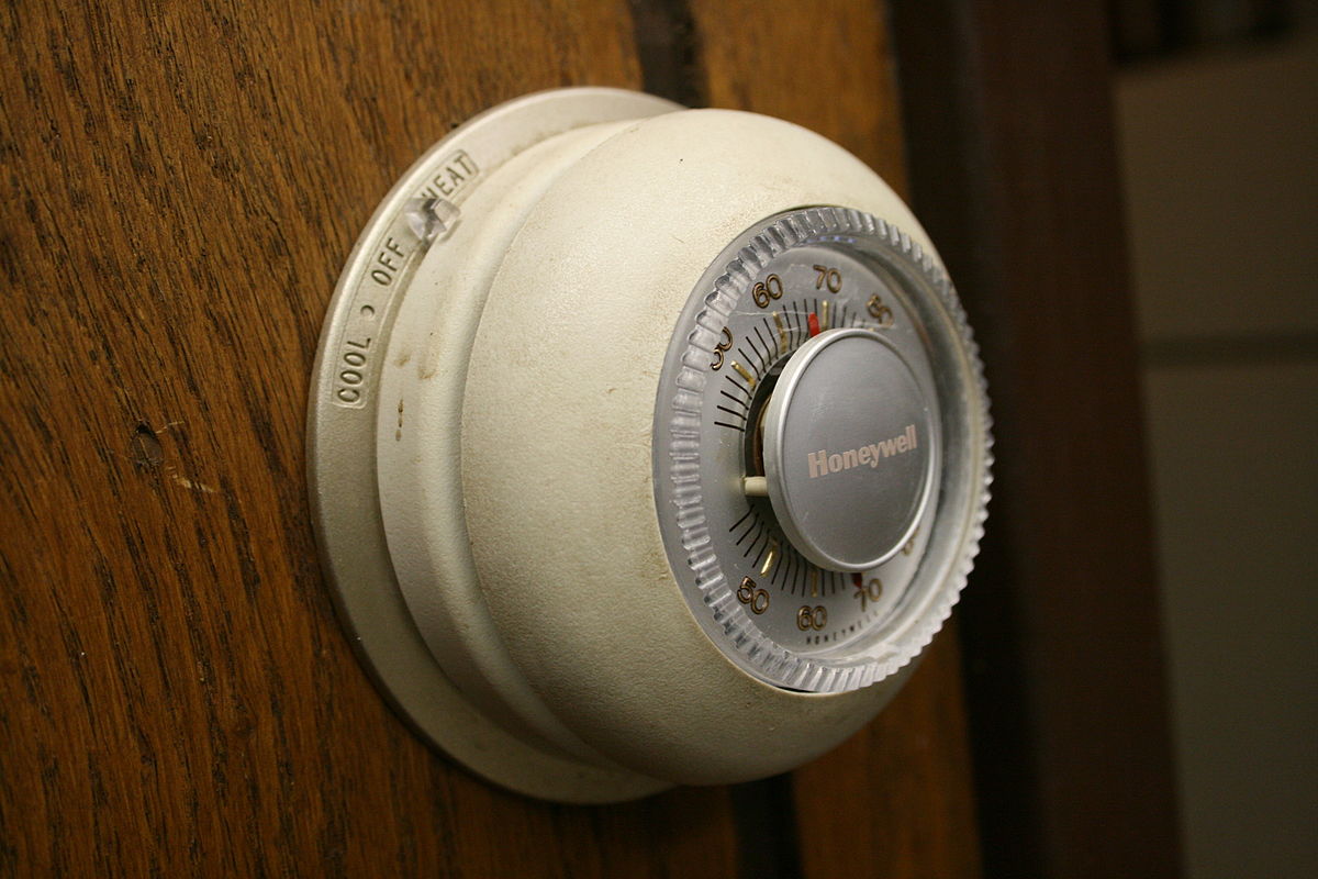 1200px-Honeywell_round_thermostat.jpg