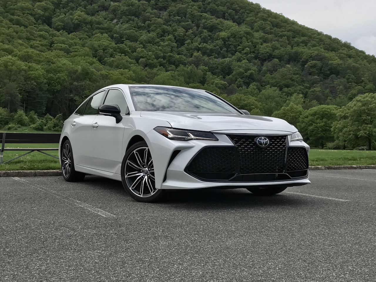 2019-Toyota-Avalon-Touring-Review-01.jpg